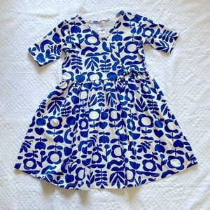 Hanna Andersson green Cobalt Blue Flower Print dress size 6-7